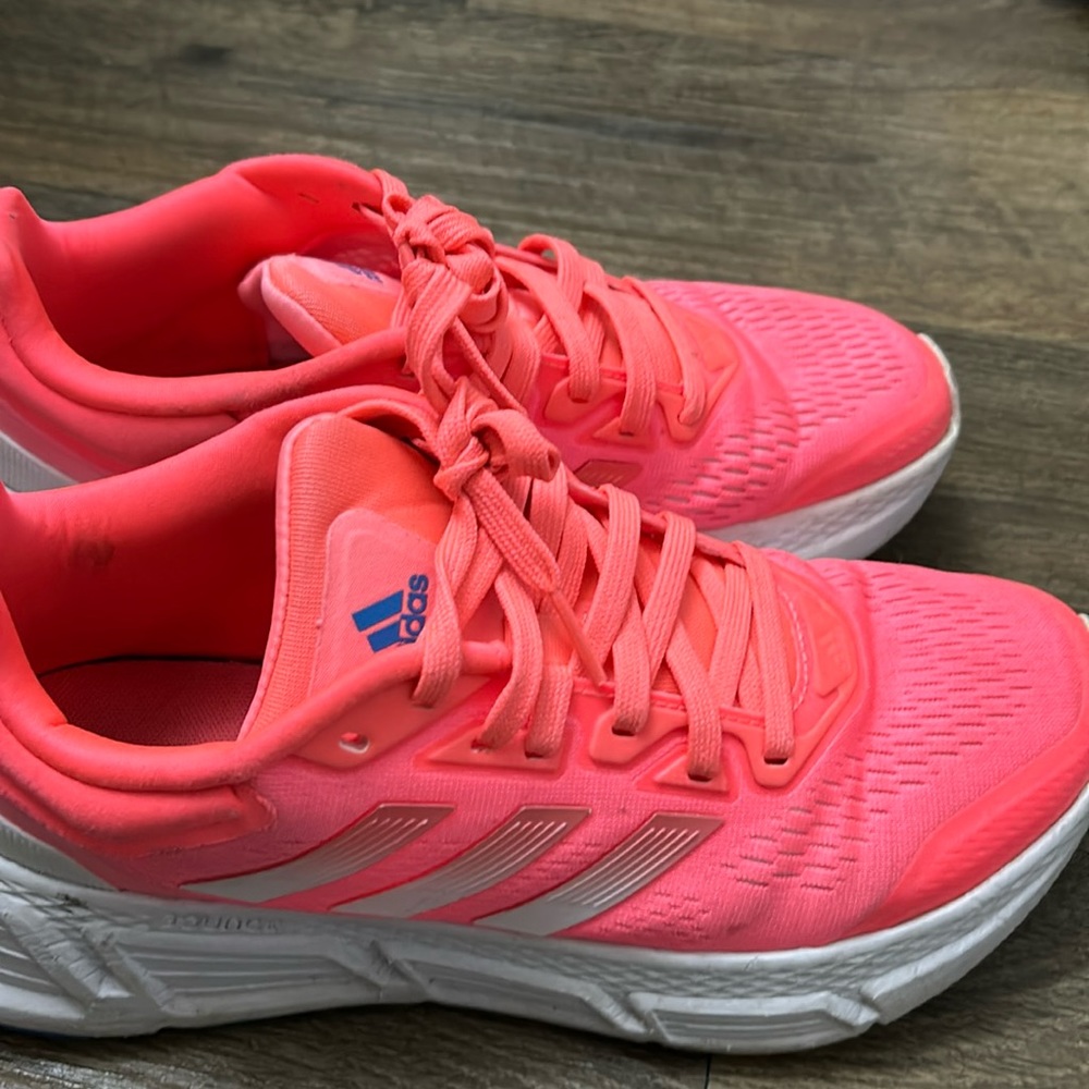 Adidas Questar Pink Sneakers